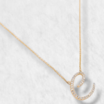 Cadena c/ Inicial Grande Letra Cursiva de Diamantes - Oro Amarillo & Oro Blanco 14Kts