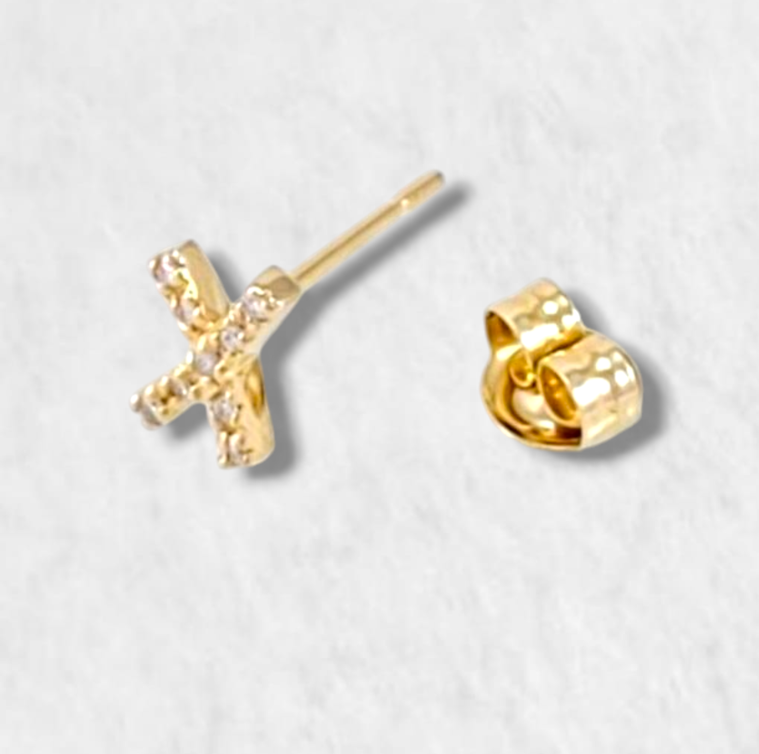 PhotoRoom-20240129_151705-e1706562059162.png Zarcillo unitario (5 x 7 mm) Equis c/ Diamantes (0.03 Ct) - Oro Amarillo 14Kts - Image 1