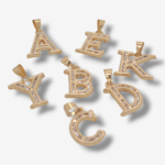 Dije (15 x 16 mm) Inicial Letra c/ Zircones - Oro Amarillo 18Kts