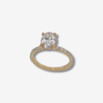 Anillo (1.03 Ct) Compromiso c/ Diamante Oval LabGrown & Aro de Diamantes Pave (0.50 Ct)  - Oro Amarillo 18Kts - Image 2