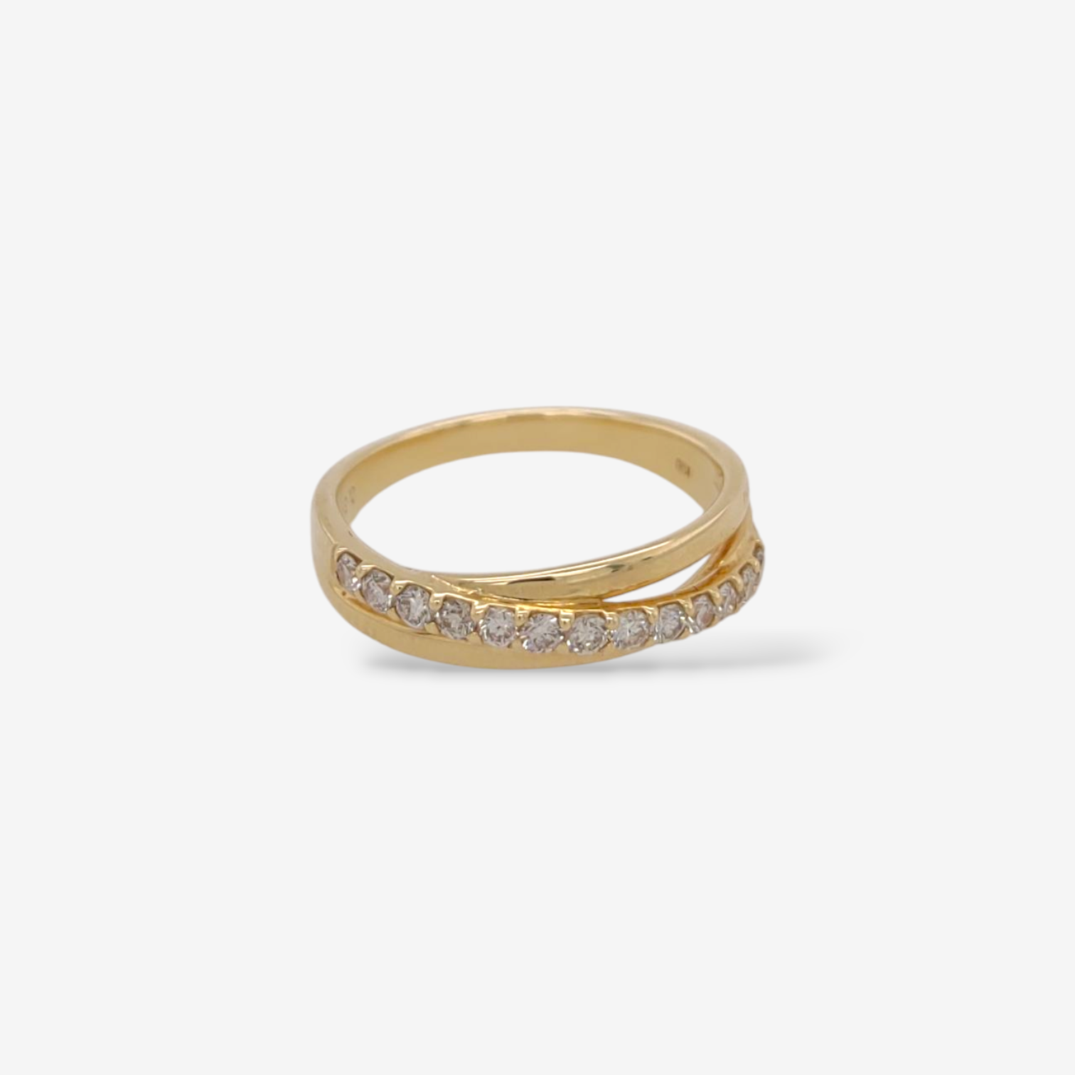 Photoroom-20250228_143836.png Anillo (4.5 mm) Doble Linea c/ Linea Diagonal c/ Diamantes Pave (0.30 Ct) - Oro Amarillo 18Kts - Image 1