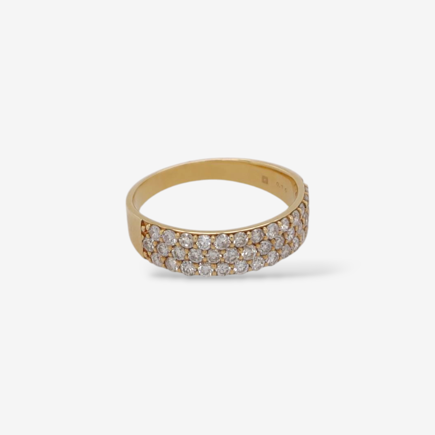 Photoroom-20250228_143850.png Anillo (5 mm) Aro Plano c/ 3 Lineas de Diamantes Pave (0.76 Ct) - Oro Amarillo 18Kts - Image 1