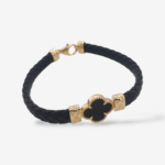 Brazalete (21 cm) Caucho Negro c/ Trebol Onix (16 x 16 mm) Terminales c/ Cierre Lobster - Oro Amarillo 14Kts